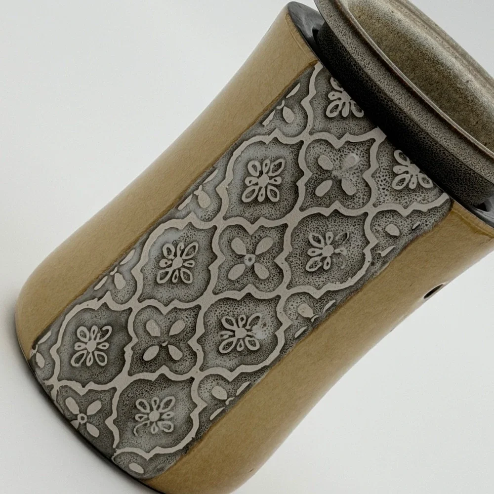 Scentsy‎ Moroccan Stencil Electric Wax Warmer Ceramic Tan Gray Quatrefoil Boho
